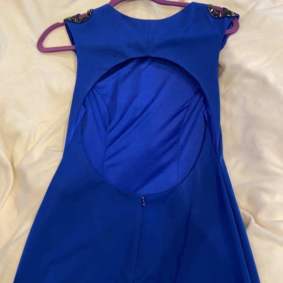 Open back - Picture 3 of 4